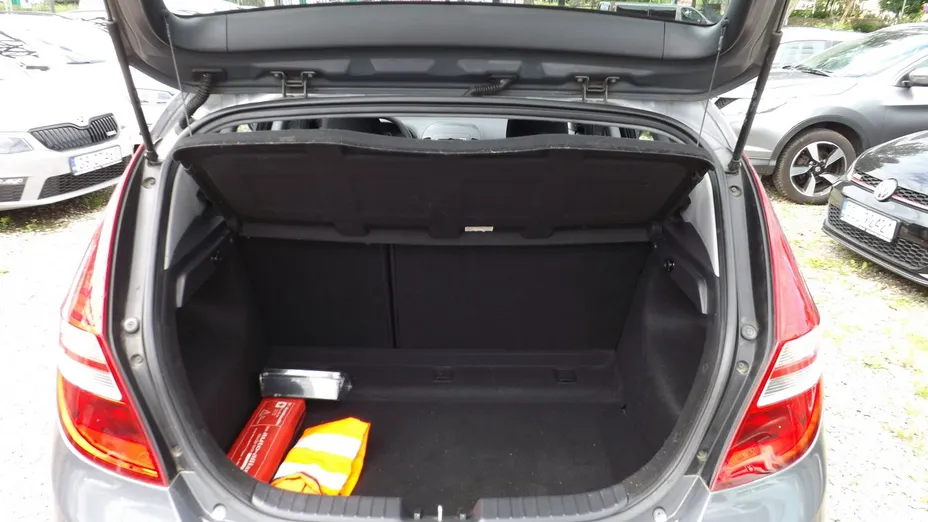 HYUNDAI i30 -