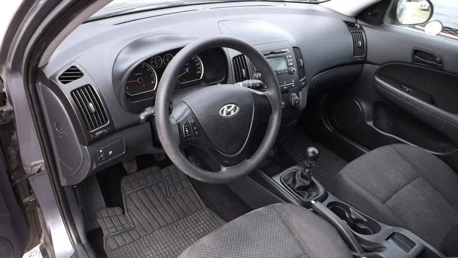 HYUNDAI i30 -