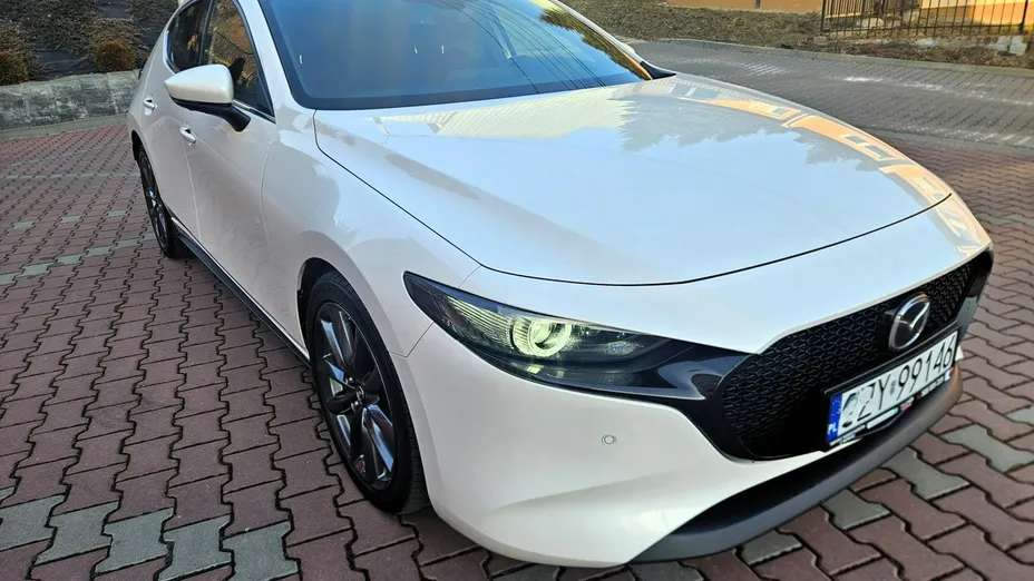 MAZDA 3 -