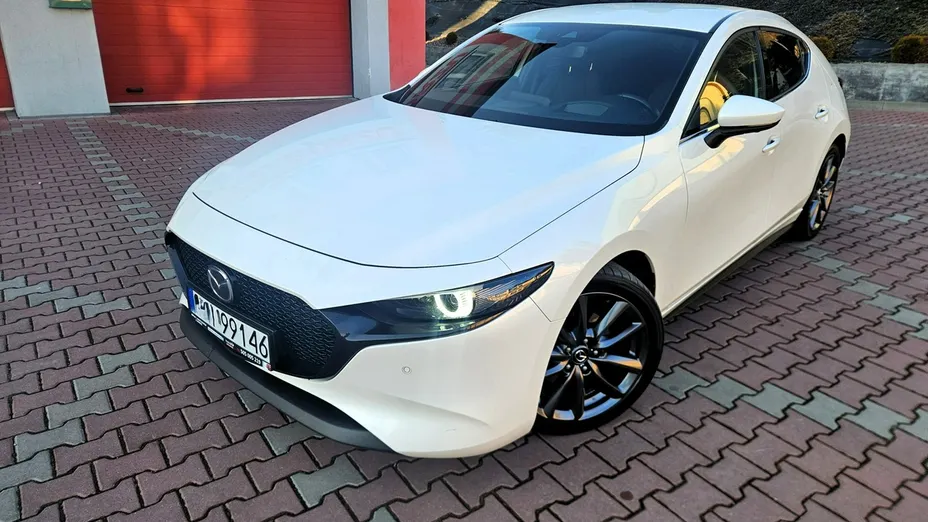 MAZDA 3 -