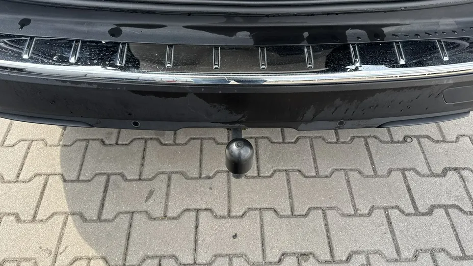 PEUGEOT 5008 -