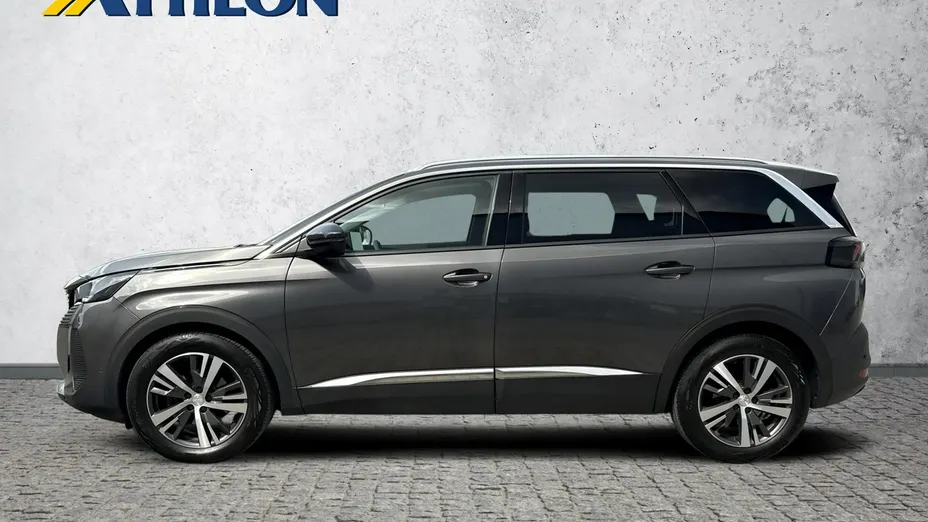 PEUGEOT 5008 -