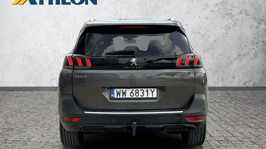 PEUGEOT 5008 -
