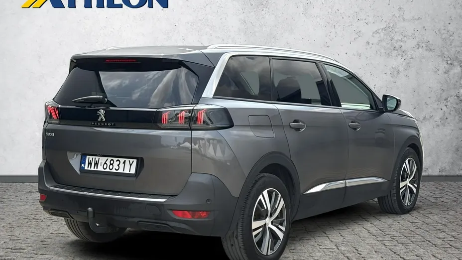PEUGEOT 5008 -