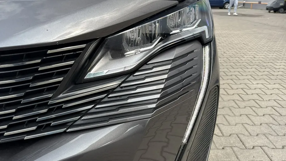 PEUGEOT 5008 -