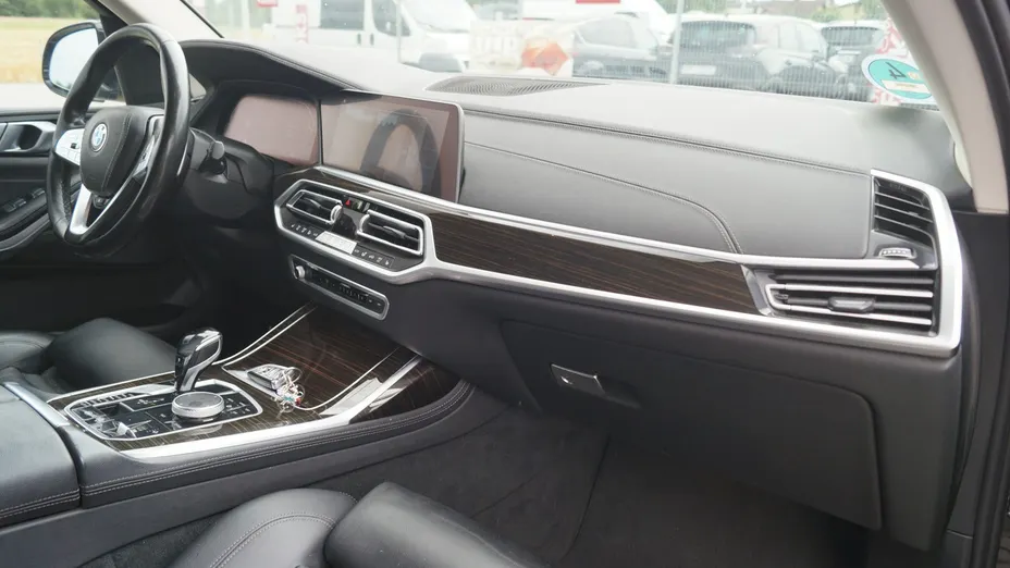 BMW X7 -