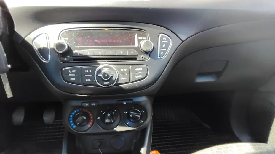 OPEL Corsa -