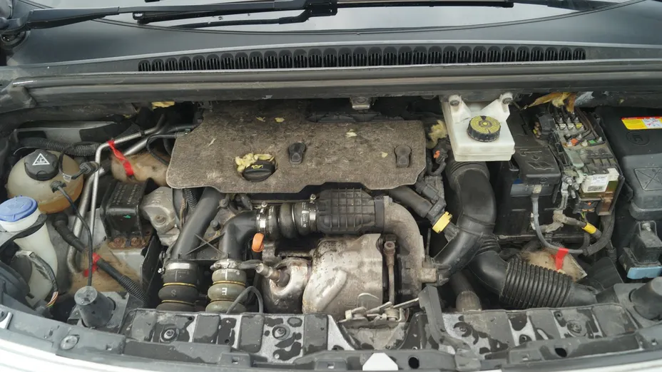 PEUGEOT 3008 -