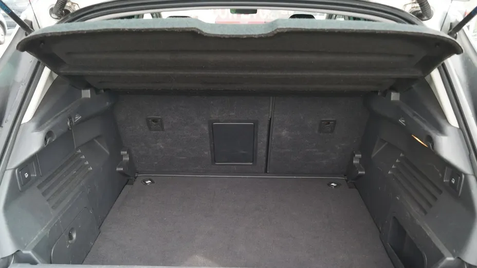 PEUGEOT 3008 -