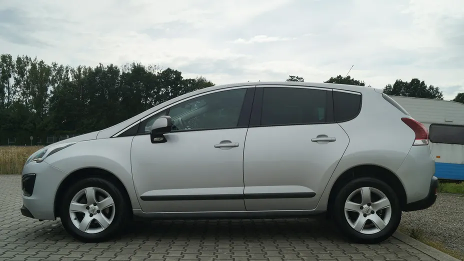 PEUGEOT 3008 -