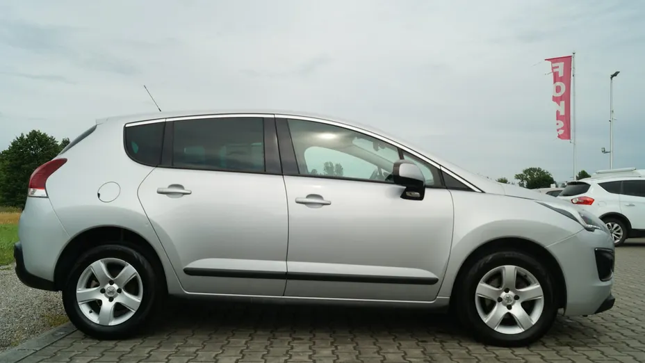 PEUGEOT 3008 -