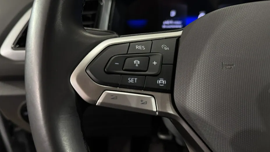VOLKSWAGEN T-ROC -