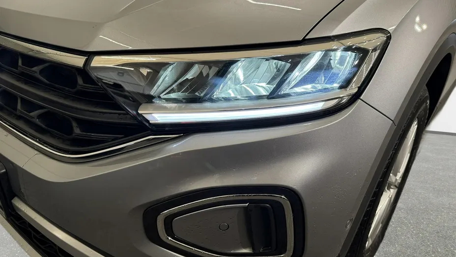 VOLKSWAGEN T-ROC -