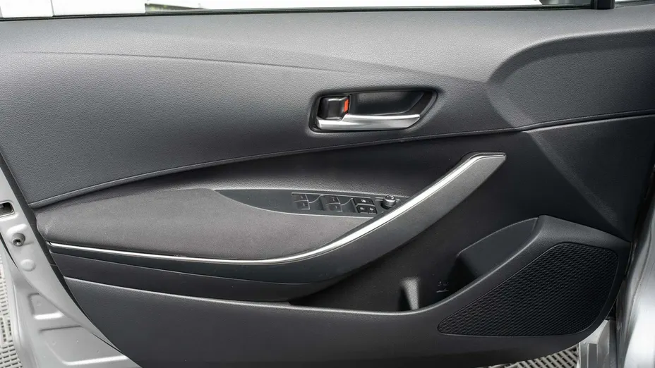 TOYOTA Corolla -