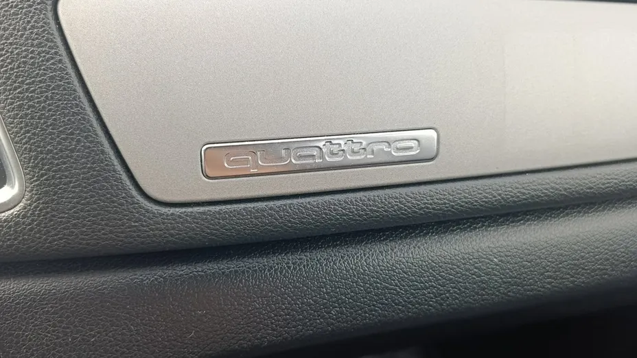 AUDI Q3 -