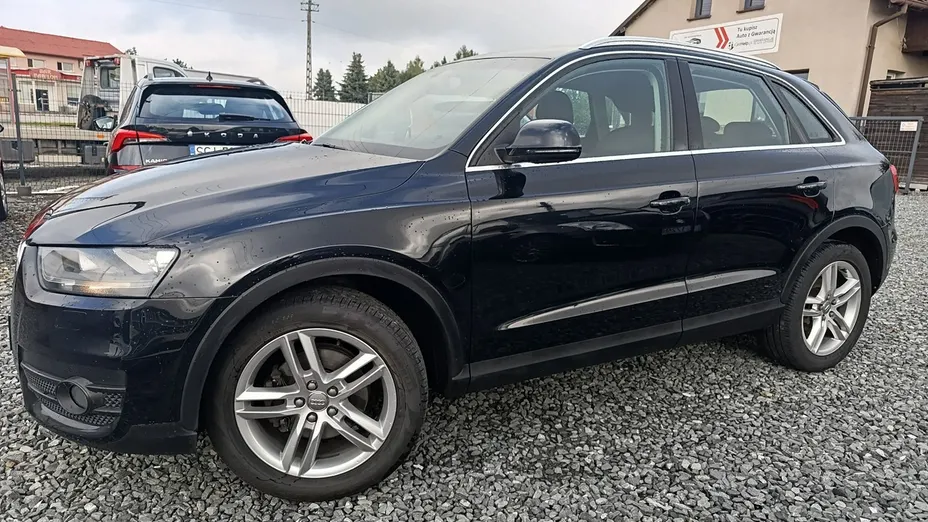 AUDI Q3 -