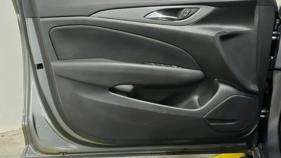 OPEL Insignia -