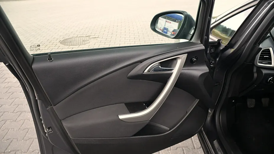 OPEL Astra -