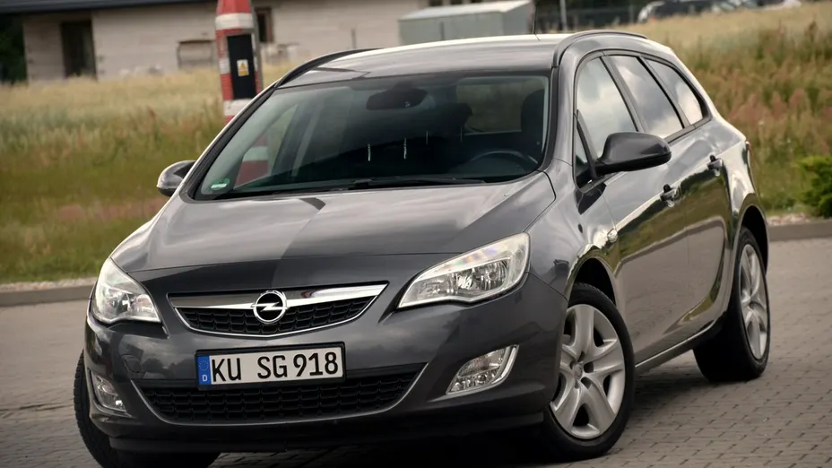 OPEL Astra -