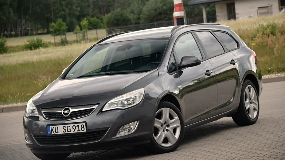 OPEL Astra -