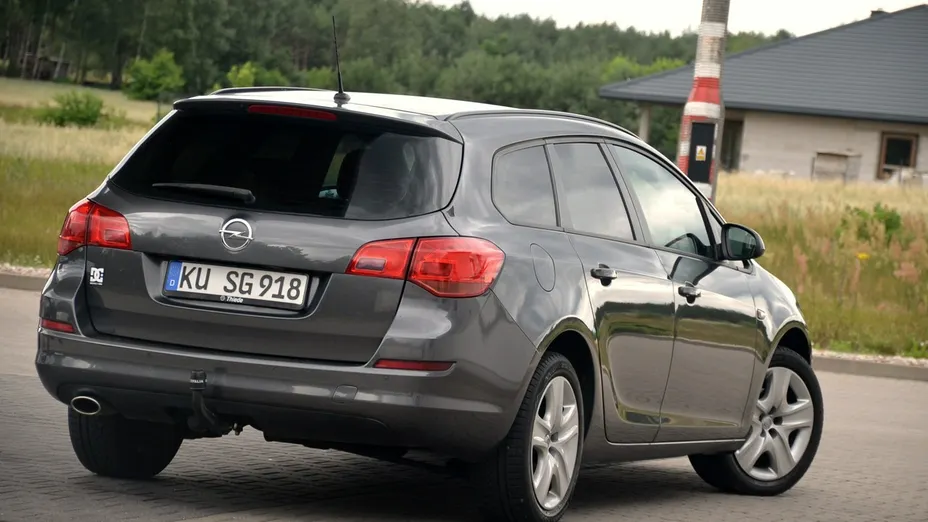 OPEL Astra -