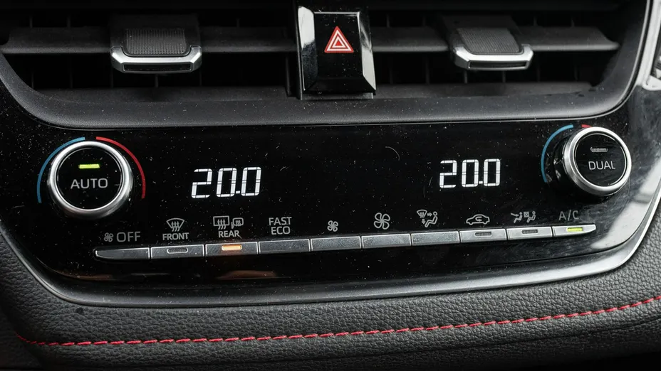 TOYOTA Corolla -