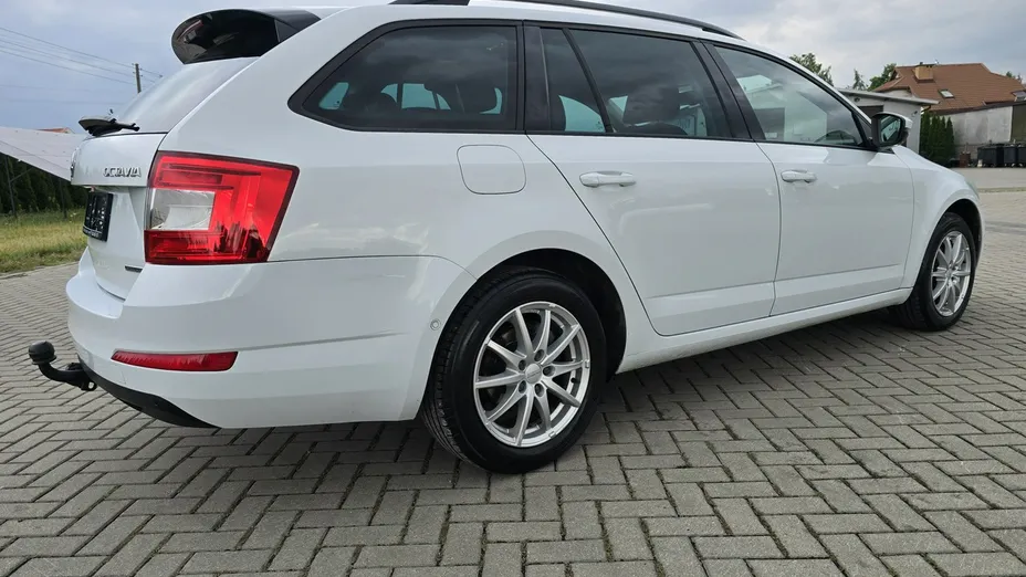 SKODA Octavia -