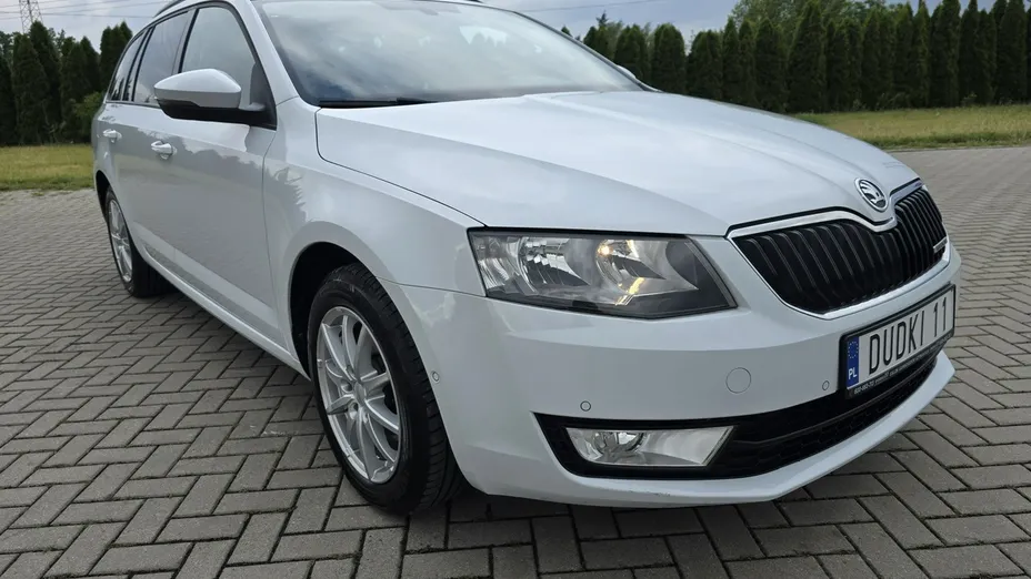 SKODA Octavia -