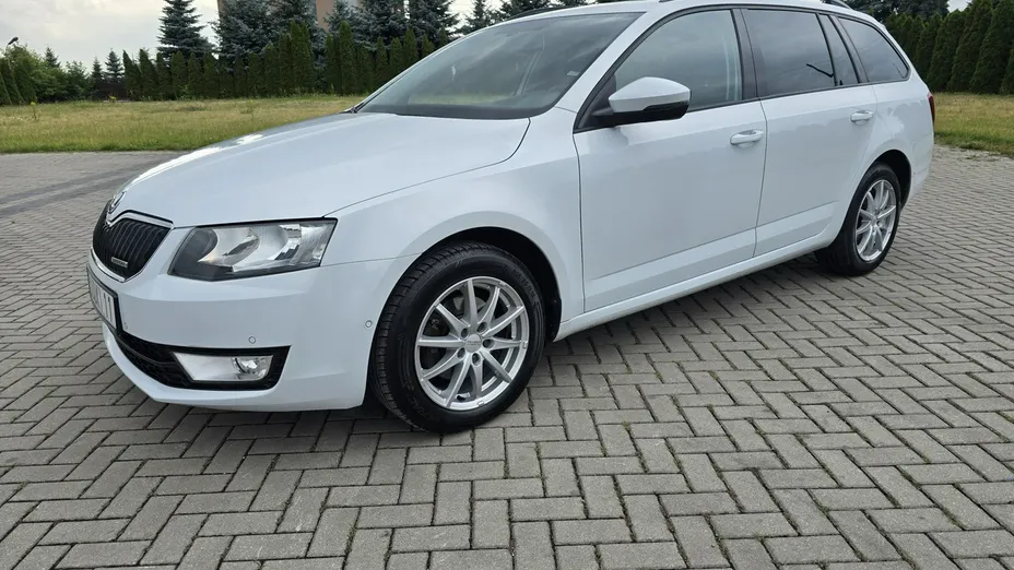 SKODA Octavia -