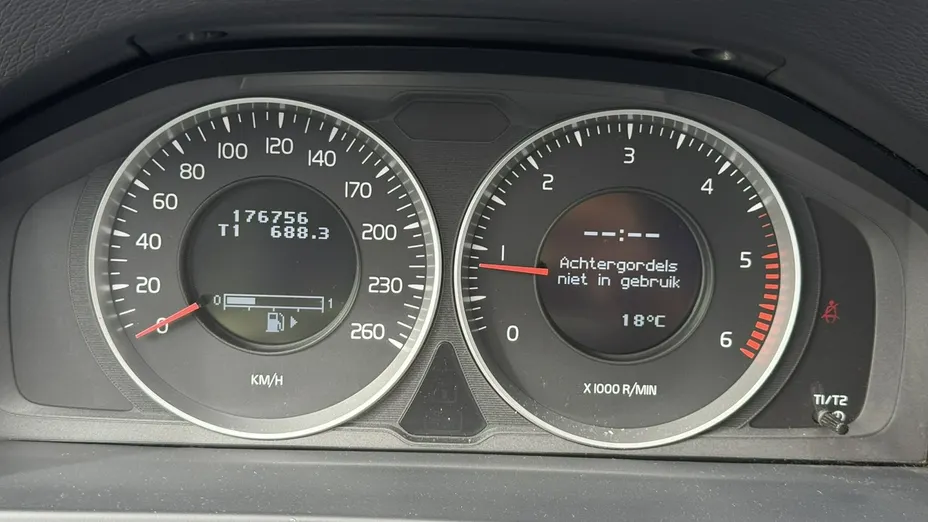 VOLVO V60 -