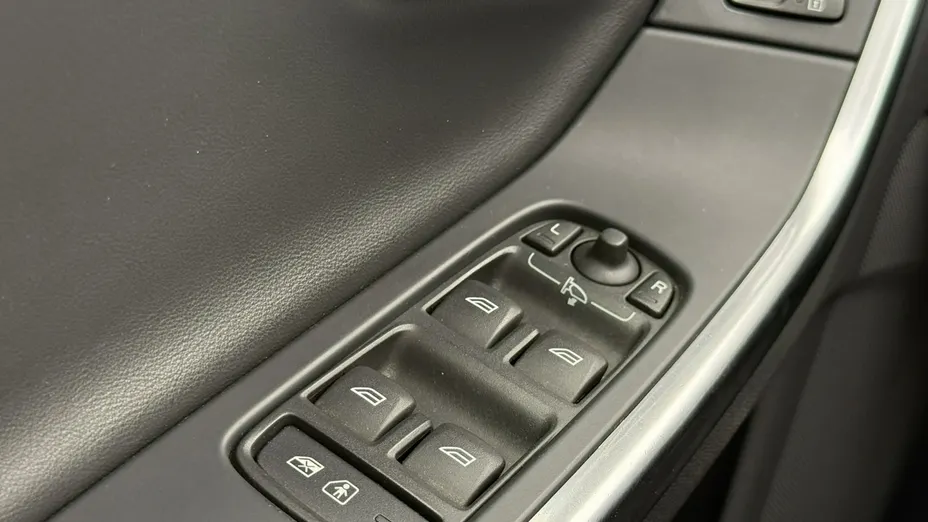 VOLVO V60 -