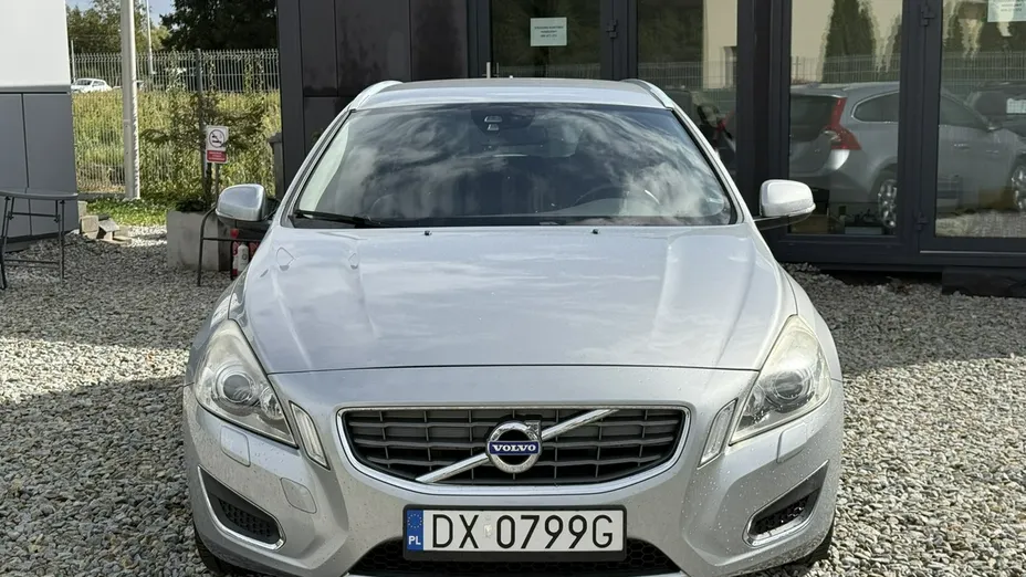 VOLVO V60 -