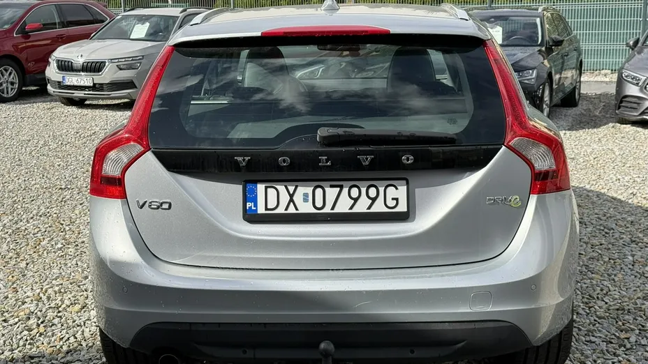 VOLVO V60 -