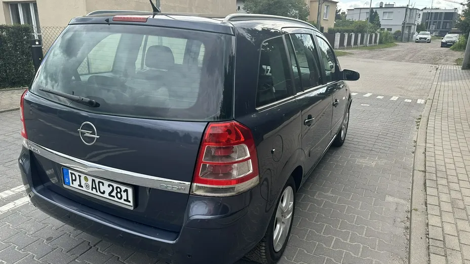 OPEL Zafira -