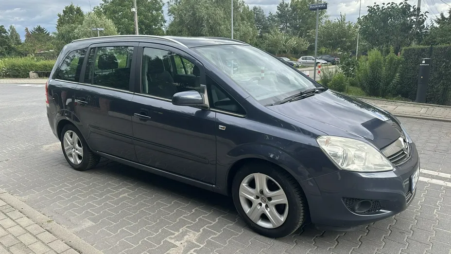 OPEL Zafira -