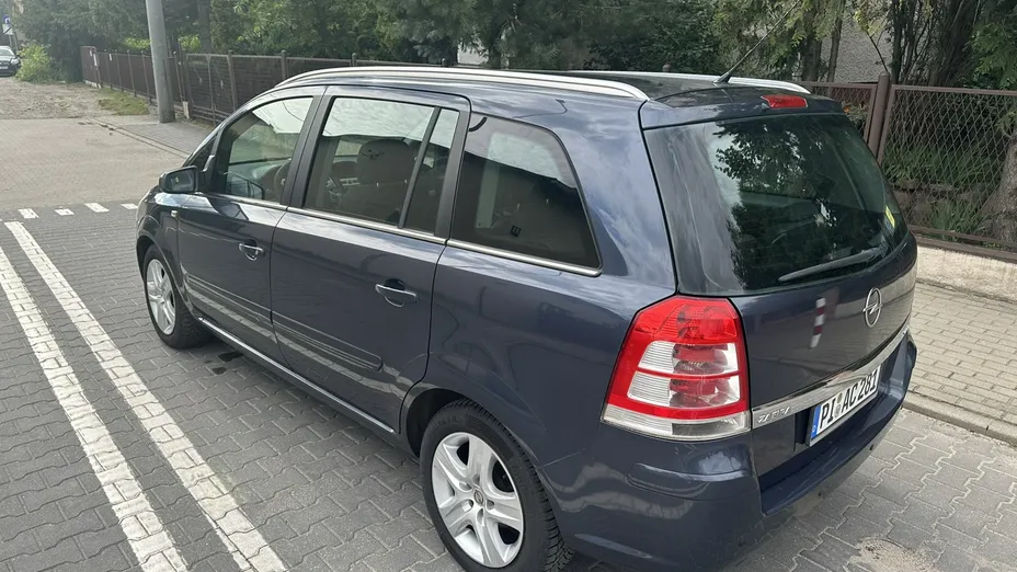OPEL Zafira -