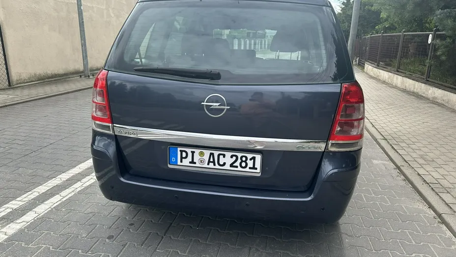 OPEL Zafira -