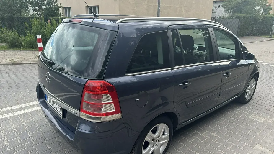 OPEL Zafira -