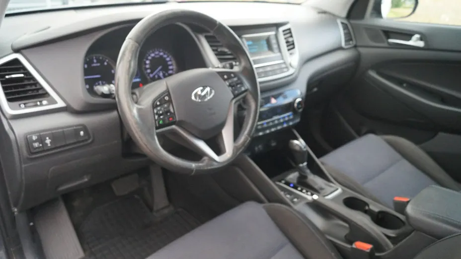 HYUNDAI Tucson -