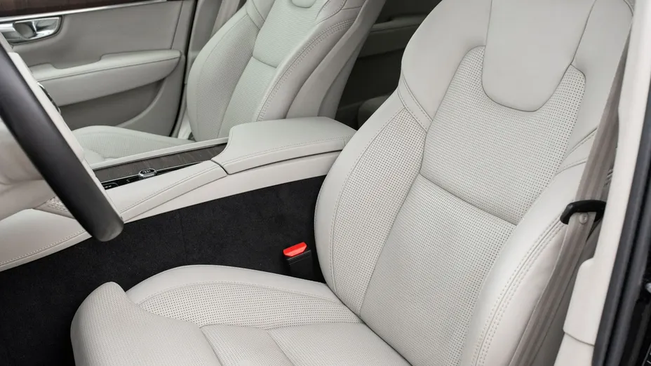 VOLVO S90 -
