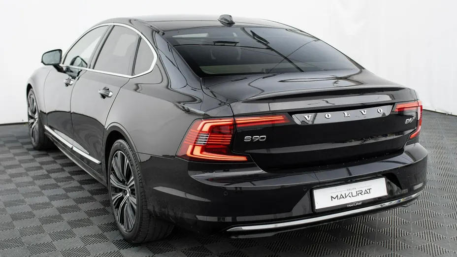 VOLVO S90 -