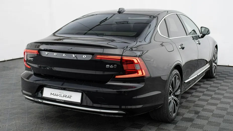 VOLVO S90 -
