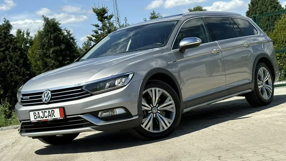 VOLKSWAGEN Passat -