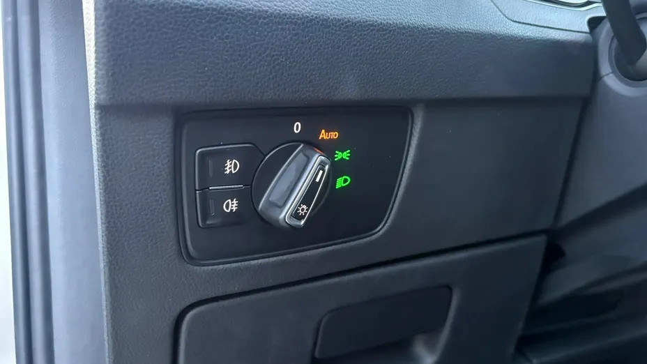 VOLKSWAGEN Passat -