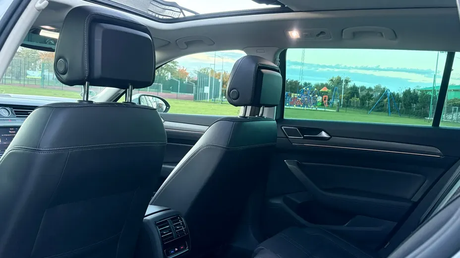 VOLKSWAGEN Passat -