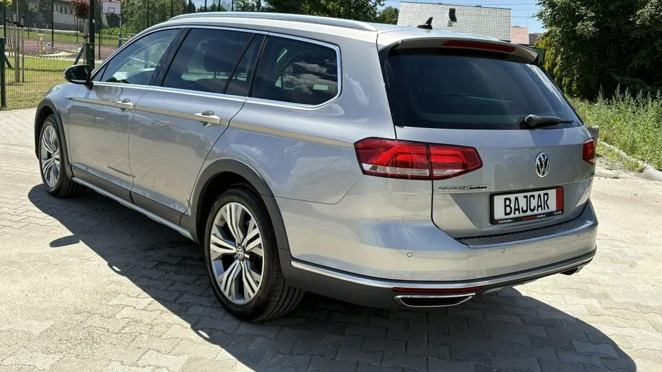 VOLKSWAGEN Passat -
