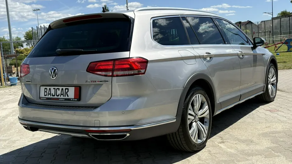 VOLKSWAGEN Passat -