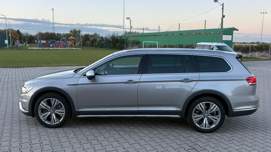 VOLKSWAGEN Passat -