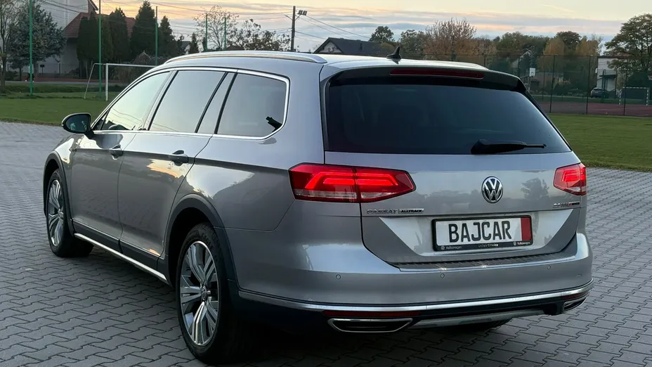 VOLKSWAGEN Passat -