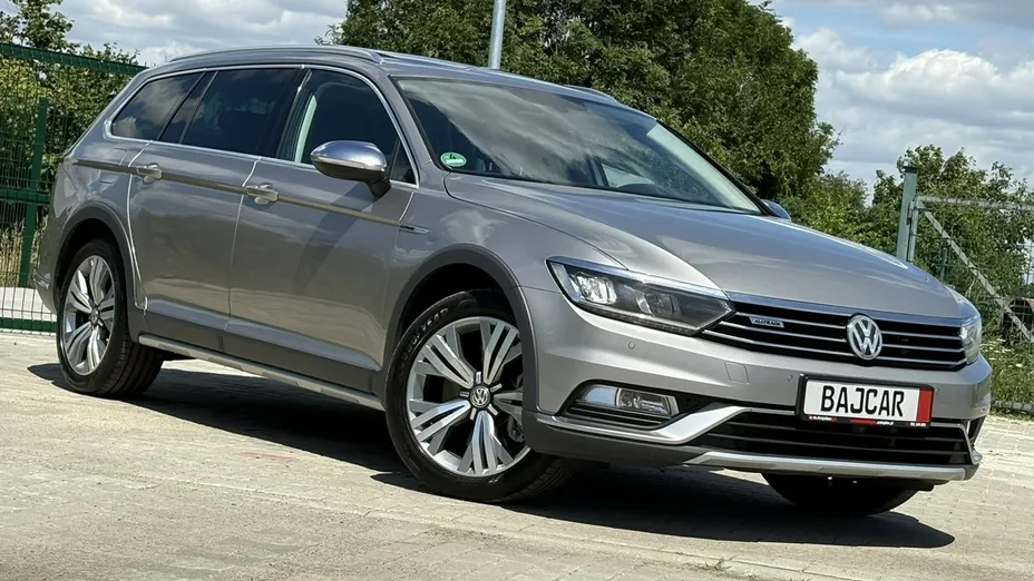 VOLKSWAGEN Passat -